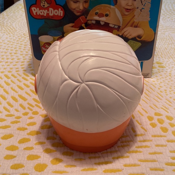 Vintage Play-Doh Doctor Drill’n Fill modeling set by Kenner with original box - Picture 6 of 16